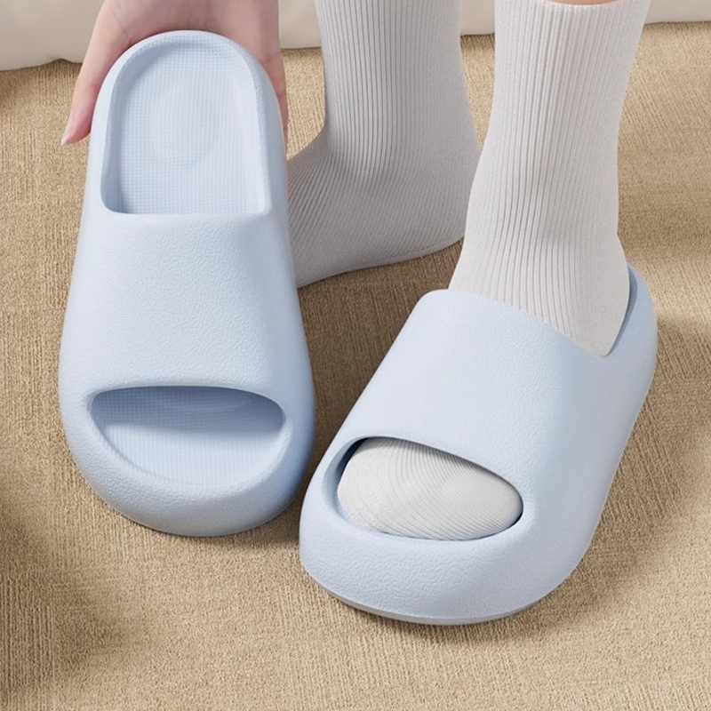 Sneaker Care Set - รองเท้าแตะผู้หญิงแบบสวม พื้นยางนุ่ม สไตล์คลาวด์ สำหรับฤดูร้อน รองเท้าสไลด์ รองเท้าฟลิปฟลอป